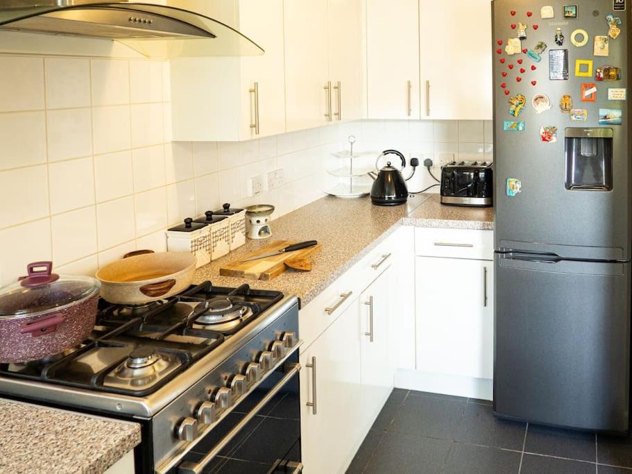 Adorable Hackney Flat With Balcony Appartement Londen